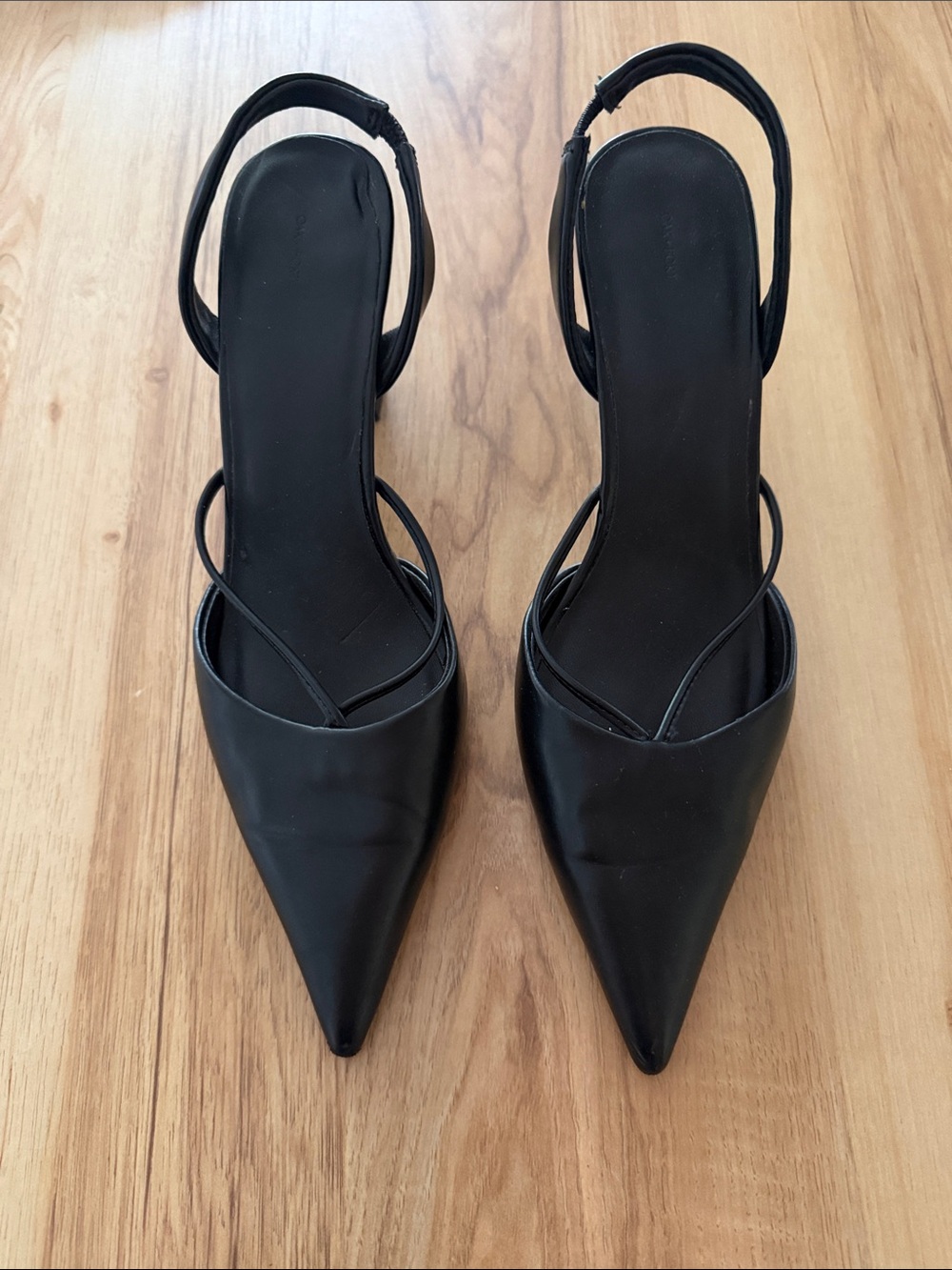 Pointed Toe Black Back Pumps/Heels